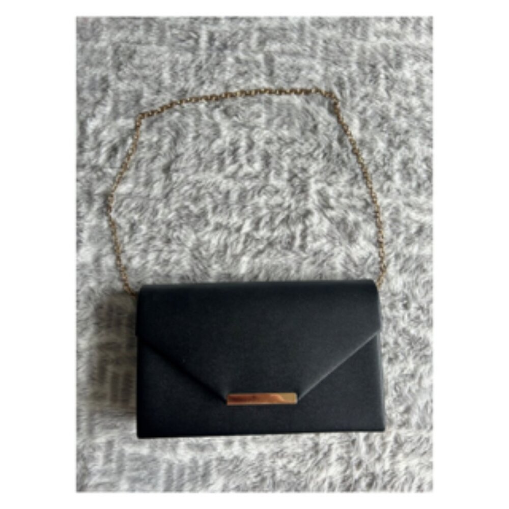 BLACK & GOLD PURSE